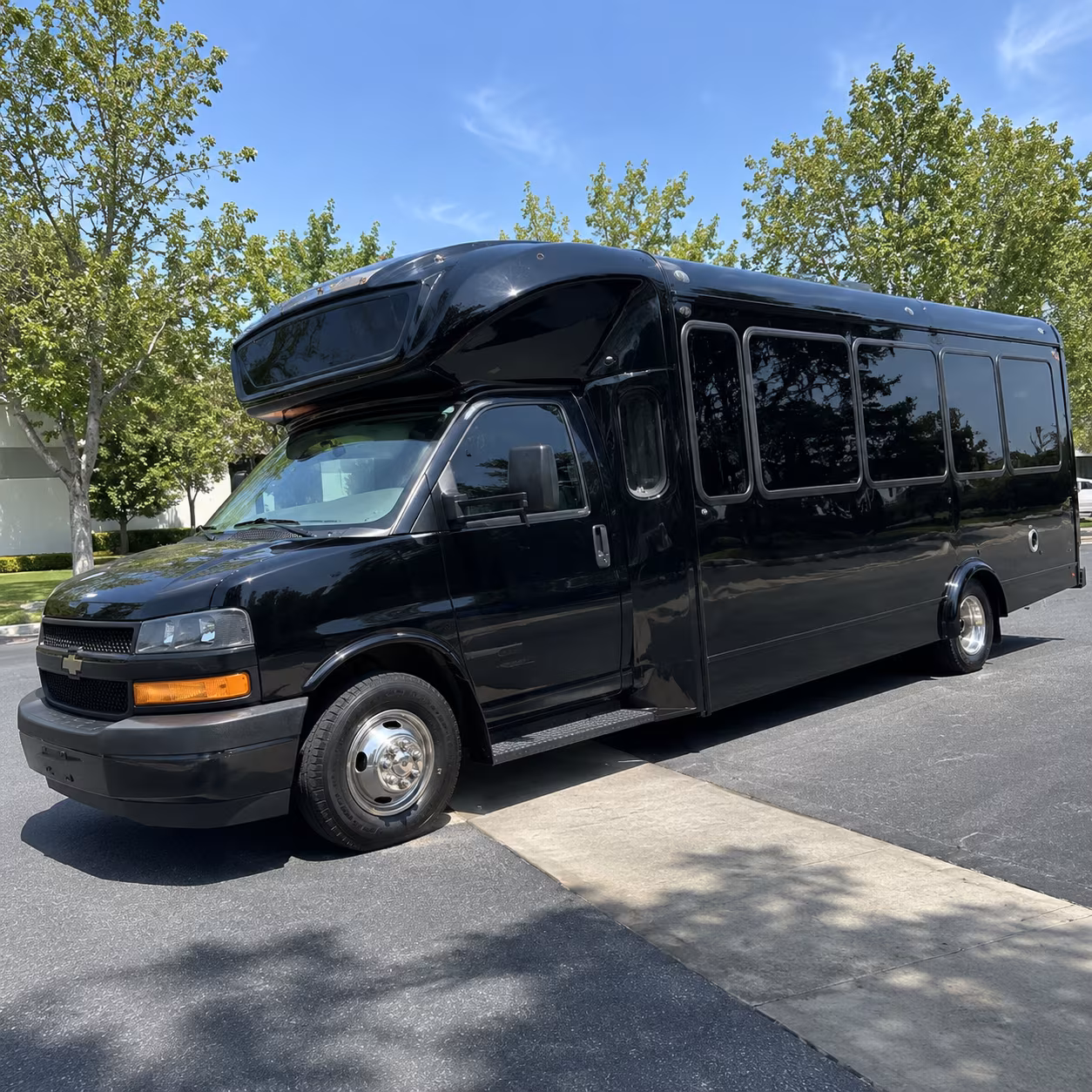 eden prairie 15 passenger party bus