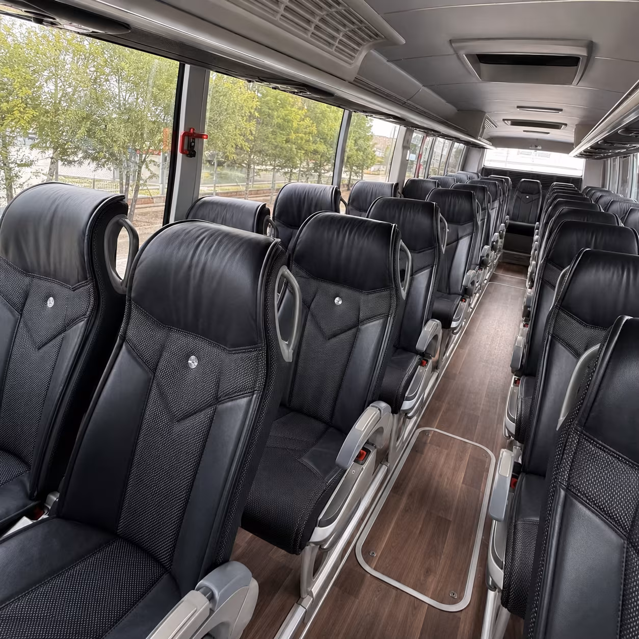 long distance charter buses from eden prairie to chicago and the upper midwest